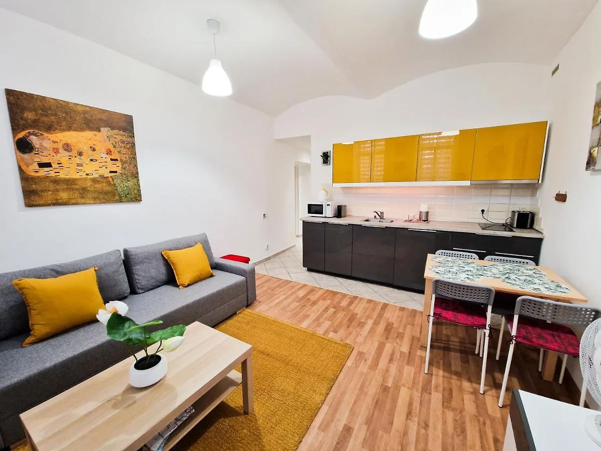 Ground Floor Apartment Prag Tschechische Republik