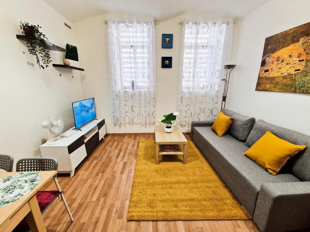 Ground Floor Apartment Prag