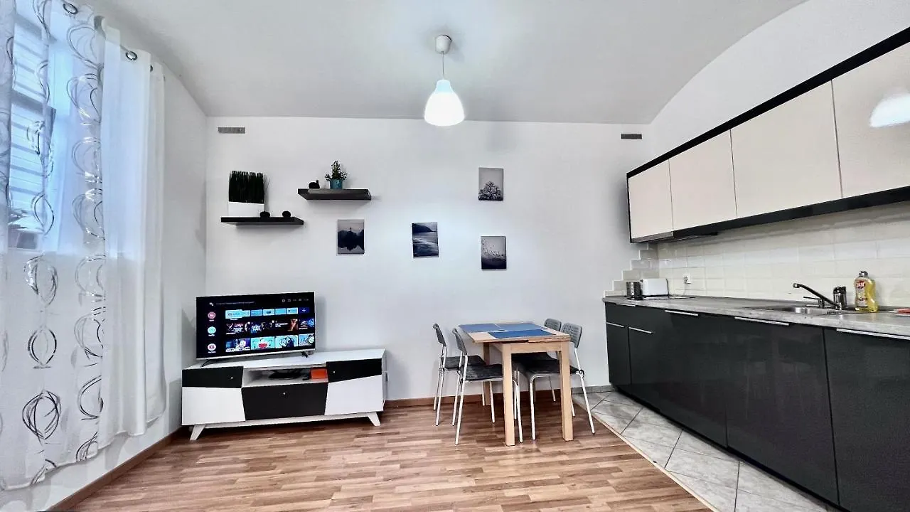 Ground Floor Apartment Praha 0*,