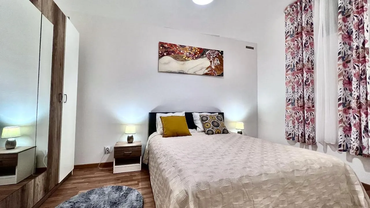 Ground Floor Apartment Praha Česká republika